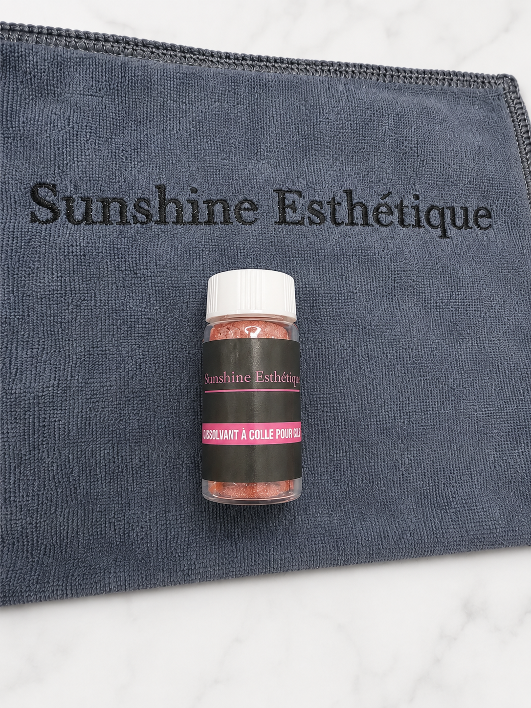 Dissolvant à colle pour pinces
